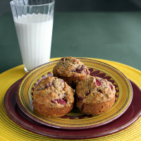 banana berry muffin